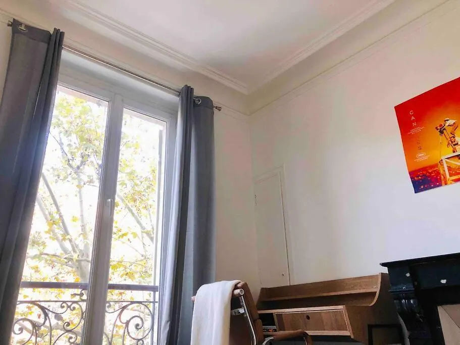 Апартаменты Charmant Appartement Entier A Montmartre Pour 4 Париж Франция
